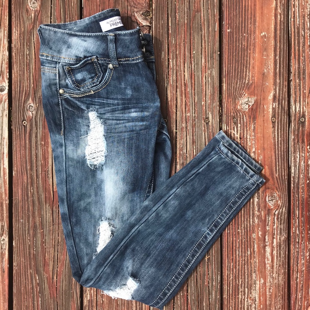 Almost Famous Premium woman’s jeans
